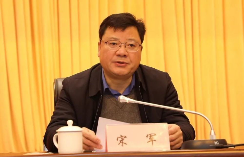 宋军指出,一年来,我区政法工作取得显著成绩:连续两次荣获平安广西