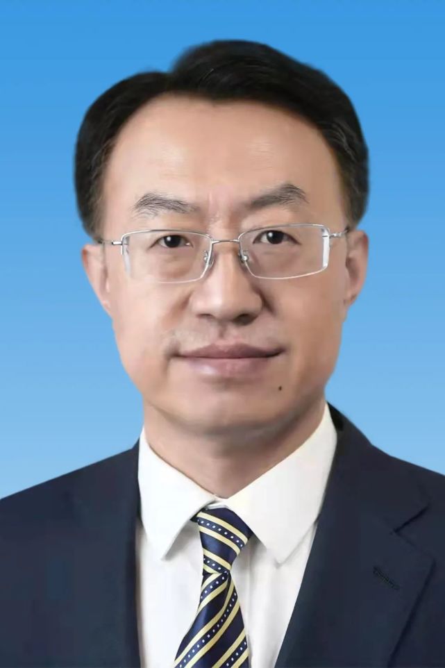 阳泉市第十六届人民代表大会常务委员会主任副主任秘书长基本情况