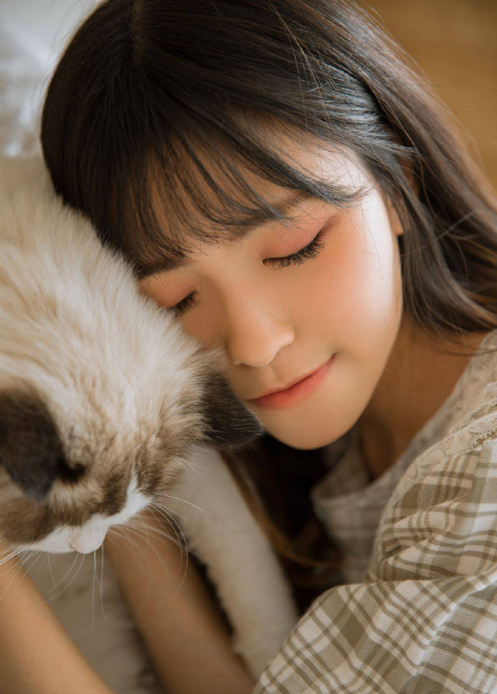 森林系美少女与猫写真集 腾讯新闻