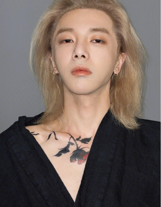 华晨宇新照片引争议:玫瑰纹身增添妖娆气质,被吐槽太娘不男人插图5