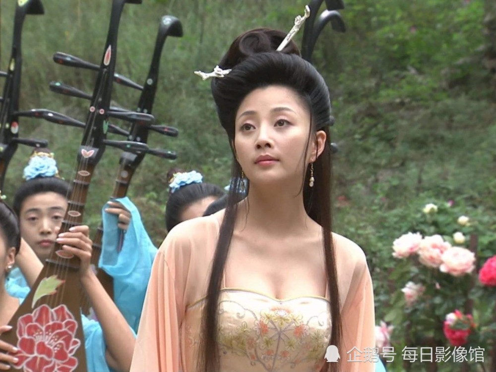 《武则天秘史》里年轻版"武媚娘",有着少女般的娇羞感,以及少女独有的