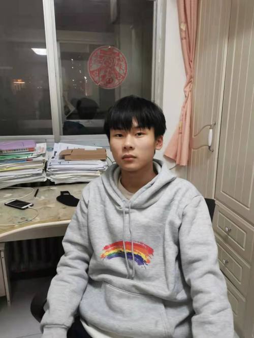 17岁男孩离家出走已10天家人沿孩子动向寻找暂未果