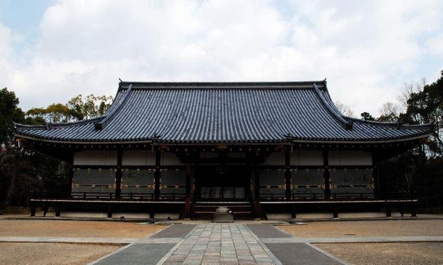 日本将军府的女厕便池有18米深专门保存粪便为何这样造