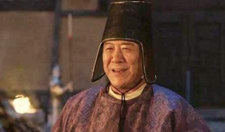 玄宗的贴身大太监高力士,是宦官不假,但同时还是骠骑大将军,开府仪同