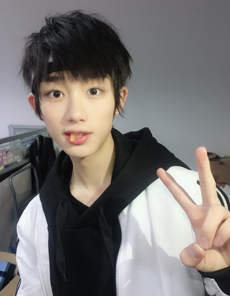 【丁程鑫】一起迎接20岁的丁程鑫吧_腾讯新闻