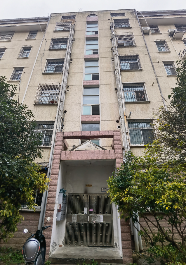 合肥南国花园小区:当年"顶配"房 如今洗澡难_腾讯新闻