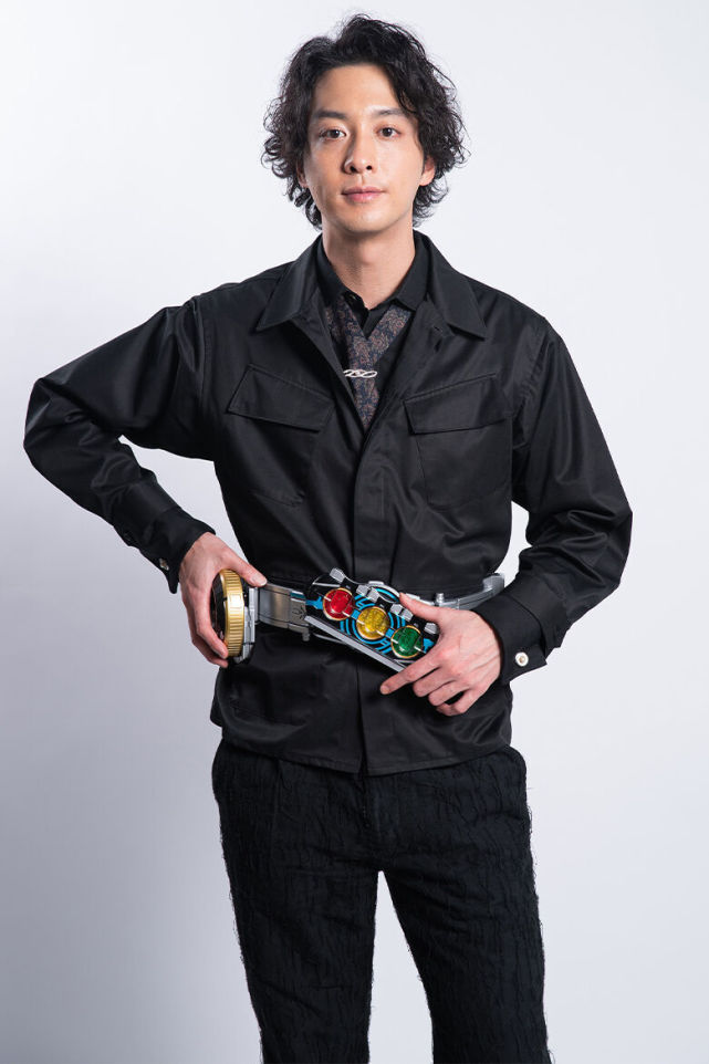 假面骑士ooo主演渡部秀特别访谈及现照公开 12年后颜值身材不变