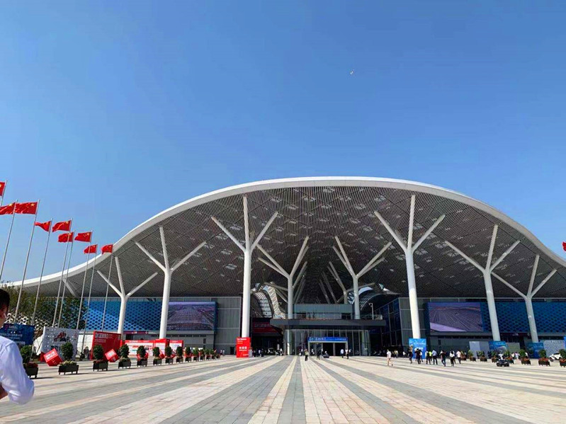 地,并将加快深圳国际会展中心(二期),深圳科技博览中心场馆规划建设