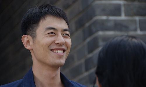 《正阳门下》是朱亚文,边潇潇,李光复等主演的一部励志电视剧,讲述