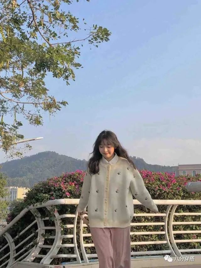 春天多穿這些針織開衫，保暖舒適又減齡，甜美溫柔又百搭珍貴的禮物作文400字四年級