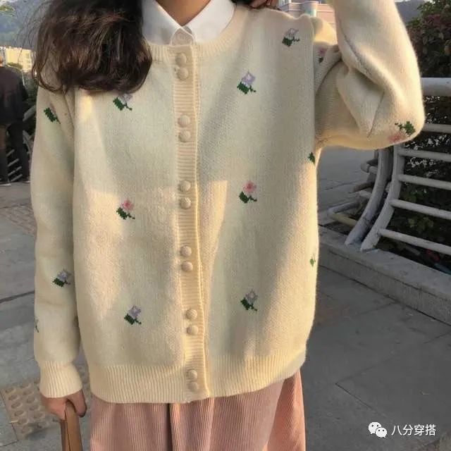 春天多穿這些針織開衫，保暖舒適又減齡，甜美溫柔又百搭珍貴的禮物作文400字四年級