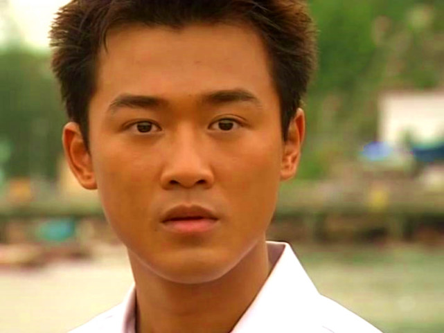 二是年轻时风采卓绝,年华渐逝,盛况不再后,没忍住加入了变脸的队列.