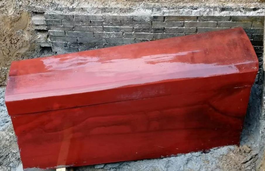 浙江老农翻修旧宅挖出南宋红棺专家研究后赶紧让人离开现场