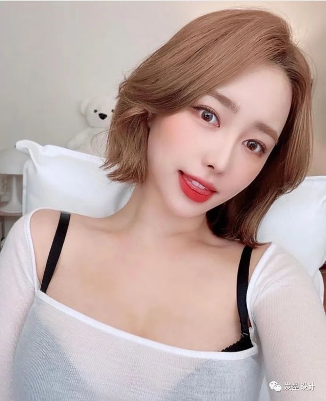 网红微胖女孩的短发