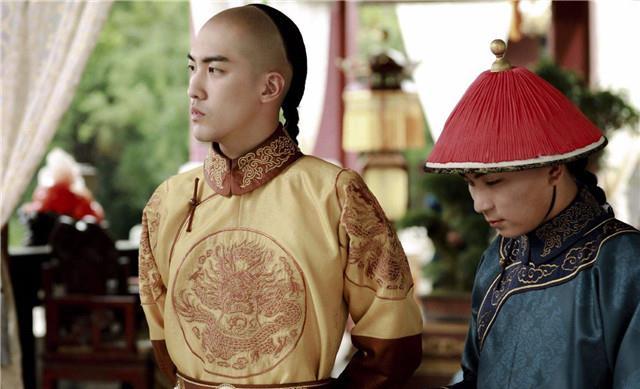 康熙四十七年,几位皇子联名到康熙那里告状,说皇太子胤礽暴戾不仁,一