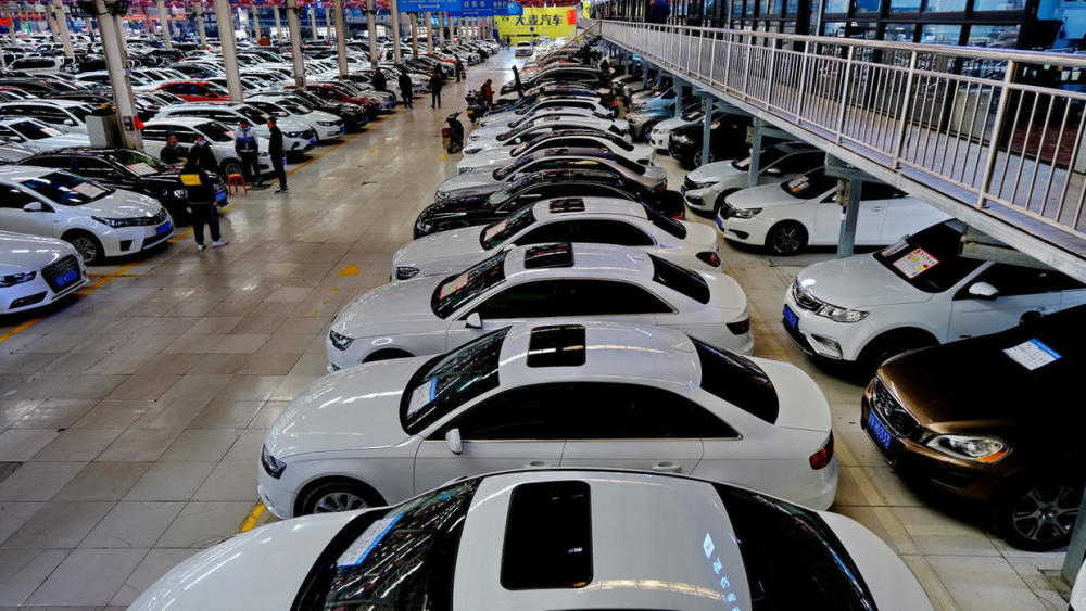 在路边找了一家西宁的餐馆,要了炒米饭,羊肉烩面和凉拌黄瓜及酸梅汤