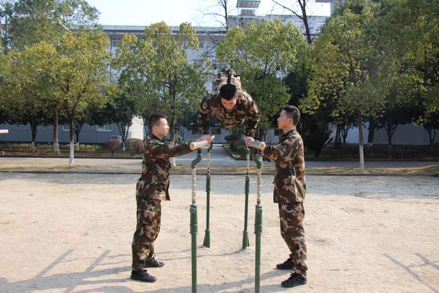 快讯！外媒：泽连斯基称俄军队占领基辅附近一机场学英语需要背多少单词够用