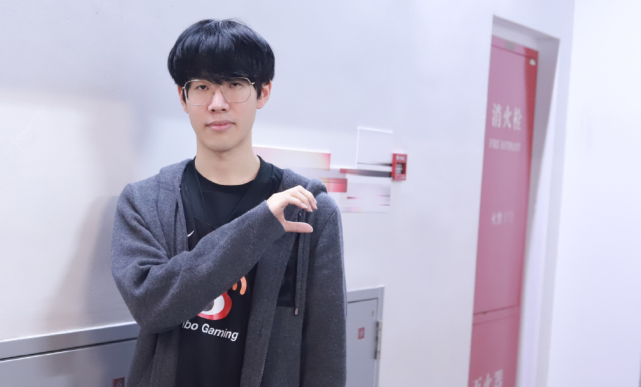 每一位选手的初心都是不断胜利赢得冠军,而姜承録愿意为了战队牺牲