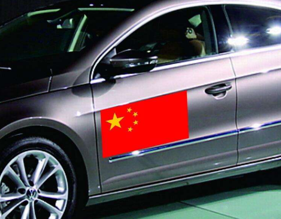 突发俄罗斯发动全面袭击大使馆紧急发声在车身贴上中国国旗