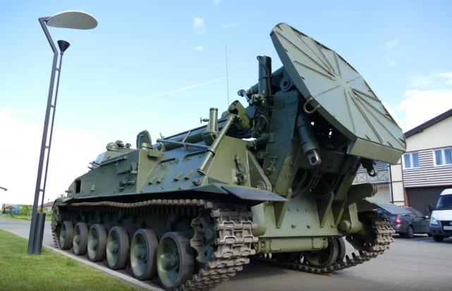 2s4型自行迫击炮攻击火力威猛至今依然受到俄军重视