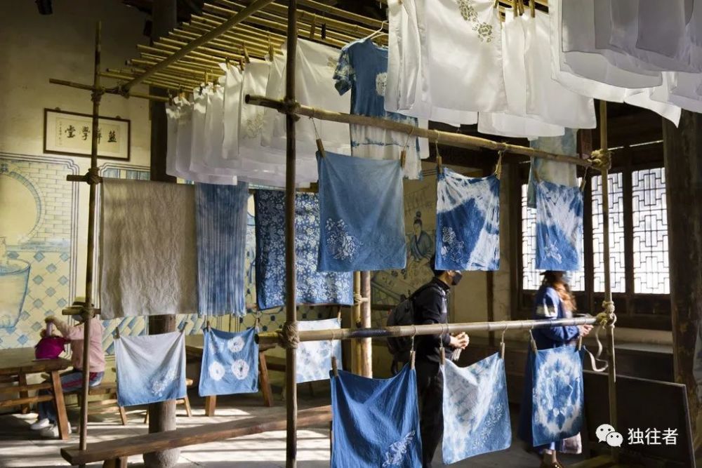 缤纷的蓝白世界,淳朴和谐之美,千年流传的蓝印花布_腾讯新闻