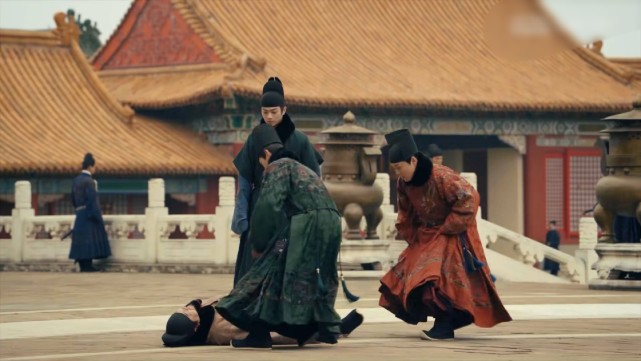 朱瞻基一掌劈晕朱高煦,网友:一个敢劈一个敢晕|朱瞻基|朱高煦|尚食