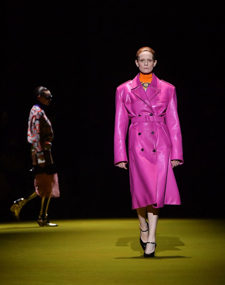 外代二线米兰时装周普拉达品牌女装时装秀