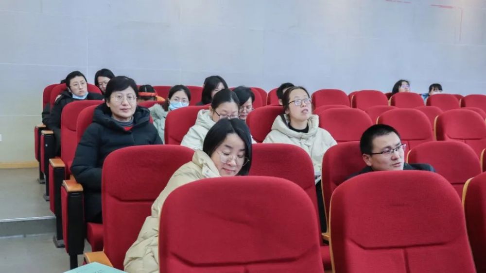 专家引领促成长技术赋能助教学余姚市五职校开展教师信息技术应用能力