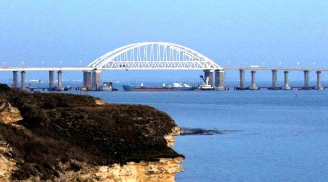 亚速海,浅滩与深黯