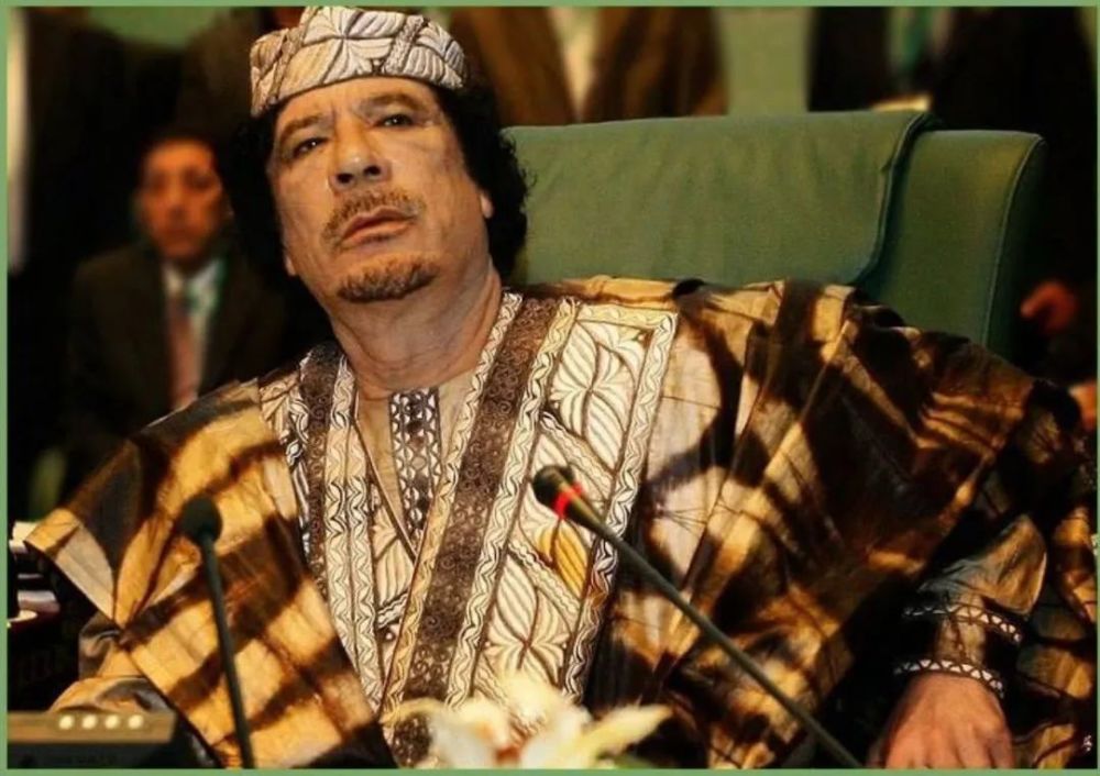 从万王之王到惨死街头，卡扎菲究竟有多狂，他是如何自掘坟墓的？600118中国卫星