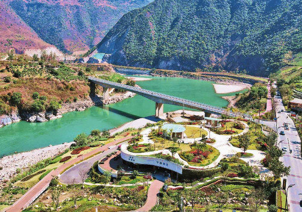 怒江公路美如画