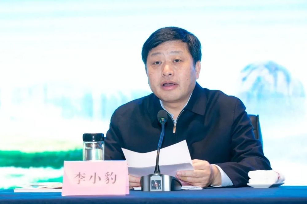 省政府办公厅一级巡视员宋雷鸣同志主持会议胡强强调,要纵深推进旅游