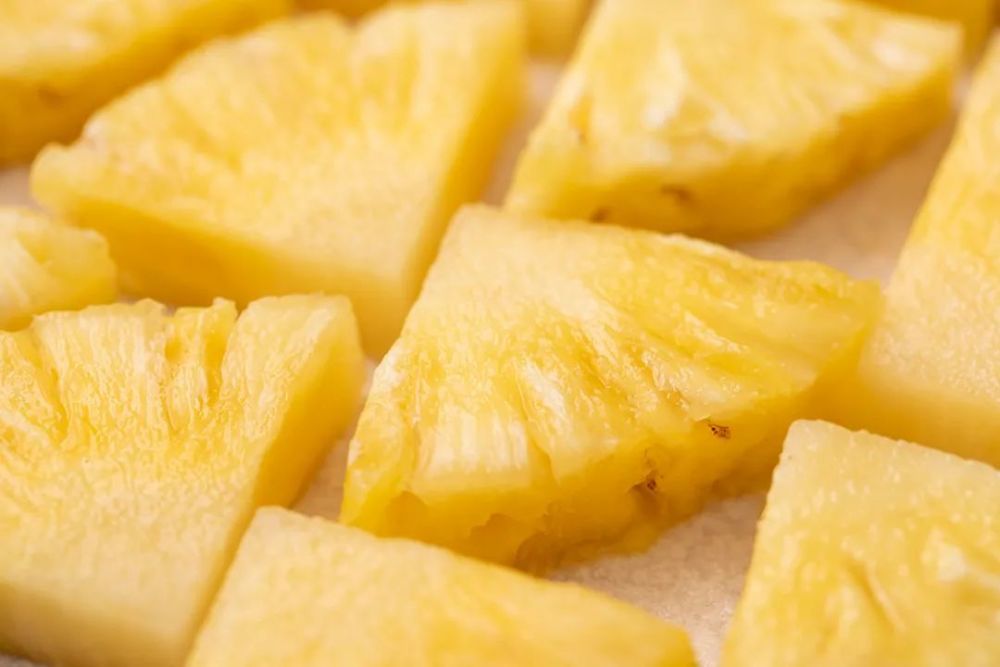 不挖果眼不削皮吃掉一个海南凤梨总共分几步