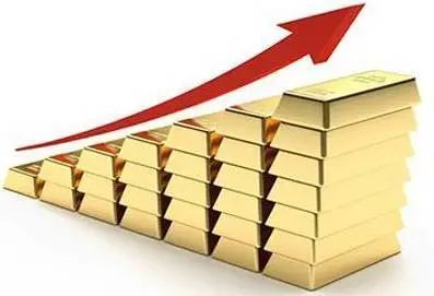 金价暴涨有市民提来22斤黄金套现420万