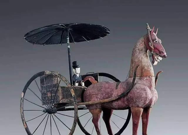 秦始皇曾下令实行车同轨规定全国所有车轮子间距都改为六尺