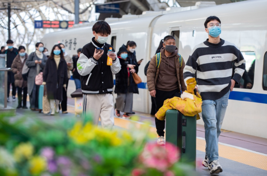 长三角铁路春运发送旅客近5000万人次同比增157