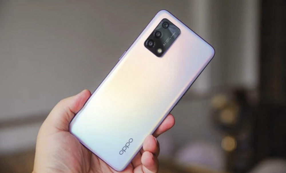 oppo a95外观设计精美,机身背面采用渐变色渐变,看起来极为奢华.