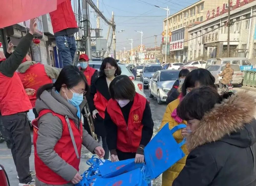 營造清朗網絡空間,2月24日上午,玉田縣鴉鴻橋鎮網絡文明志願者聯合鴉