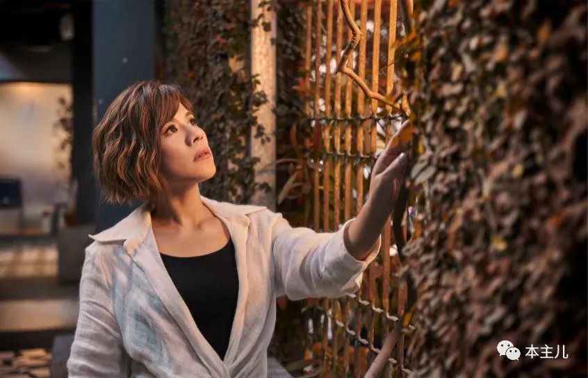 小美江美琪被时代抛弃的时候连招呼都不会打