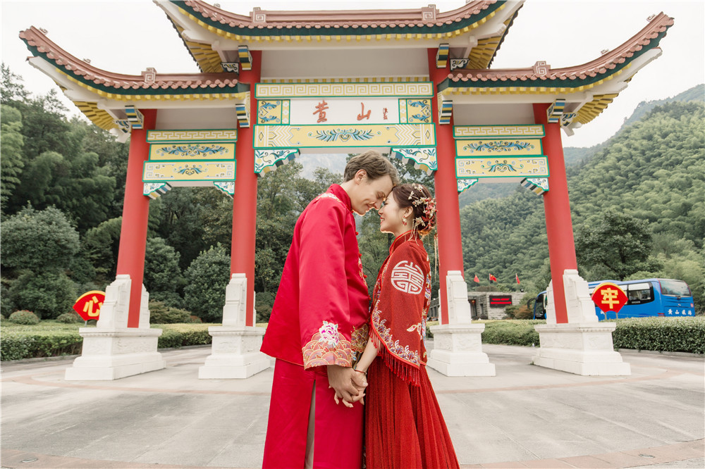 当臭鳜鱼遇上披萨 美国小伙的"黄山情缘"_腾讯新闻