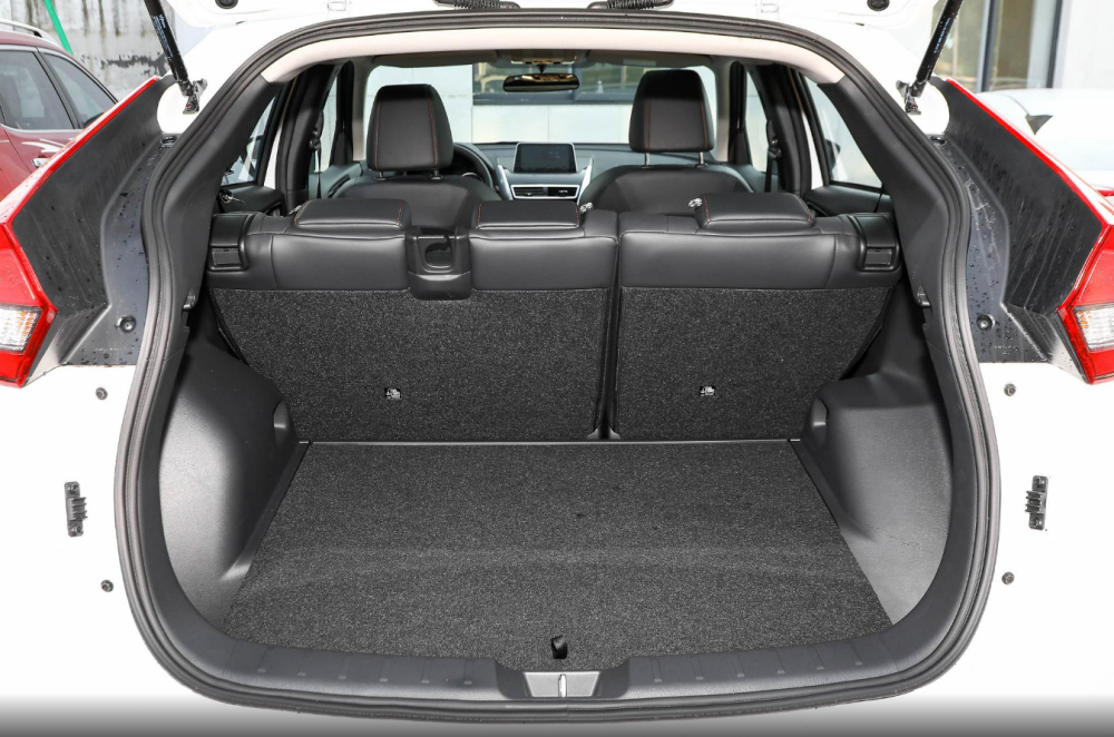 详解广汽三菱奕歌15t动力成槽点空间值得夸赞