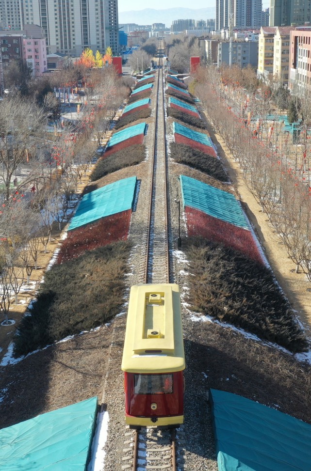 京张铁路冬奥火炬传递线路观光列车开通