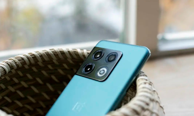 综合来说,iphone13 pro max和华为mate40 pro都搭载的是a系列芯片和