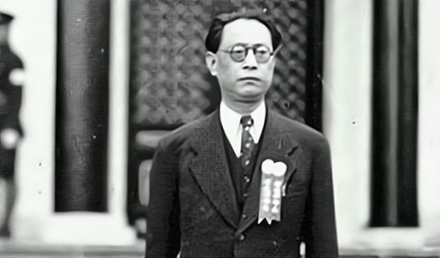 计除大汉奸李士群后戴笠搂着新欢蝴蝶说这是值得庆贺的一天