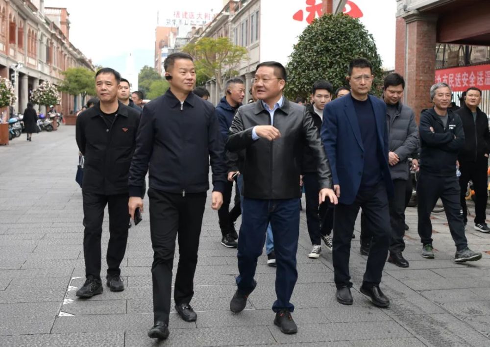 为推进崇山片区节点提升和崇武古城活化利用,2月26日,惠安县委书记王