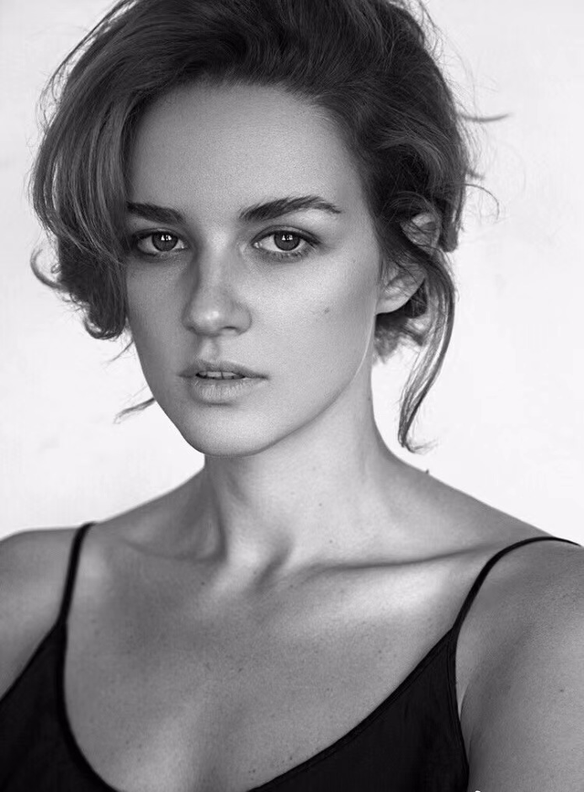 乌克兰女星伊莉莎制炸弹自保发文感谢中国电影曾与朱亚文合作