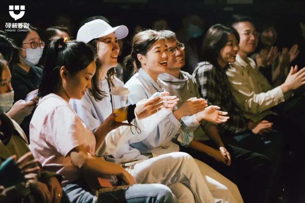 笑出八块腹肌深圳脱口秀的半壁江山全在这