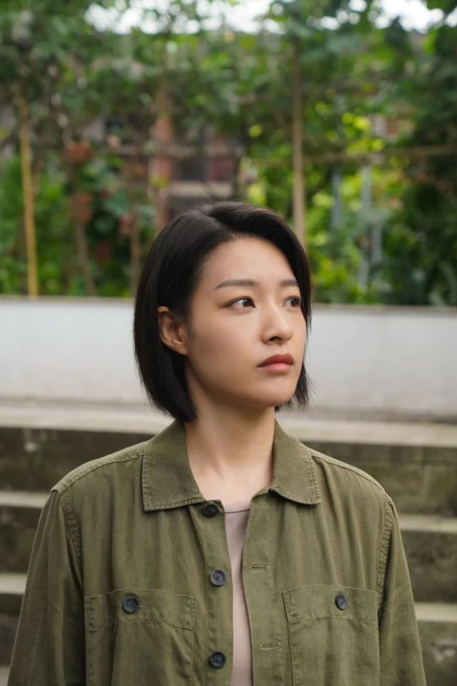 《江照黎明》中,李晓楠(马思纯 饰)体现的是女性的坚韧和不屈,以及