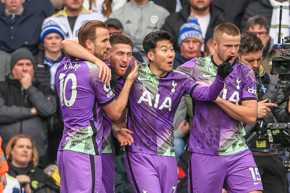 赢曼城后却被伯恩利击败,热刺昨晚客场对阵利兹联大爆发止住颓势,开场