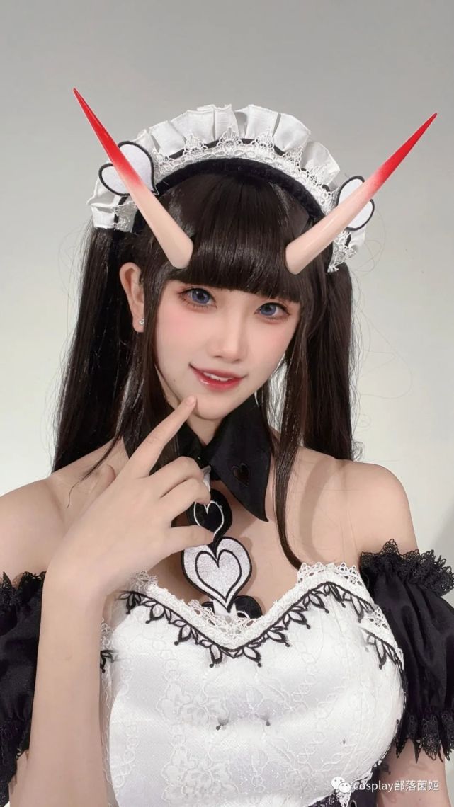 cos:碧蓝航线能代居家自拍@梓猫